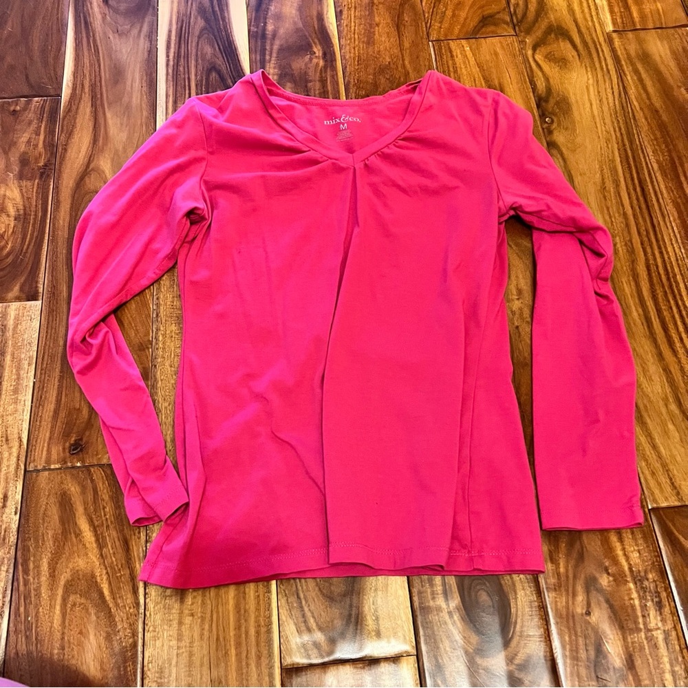 Women’s mix & co long sleeve hot pink shirt. Size medium